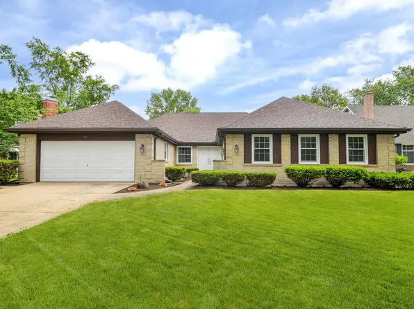 541 Williamsburg Rd, Glen Ellyn, IL 60137