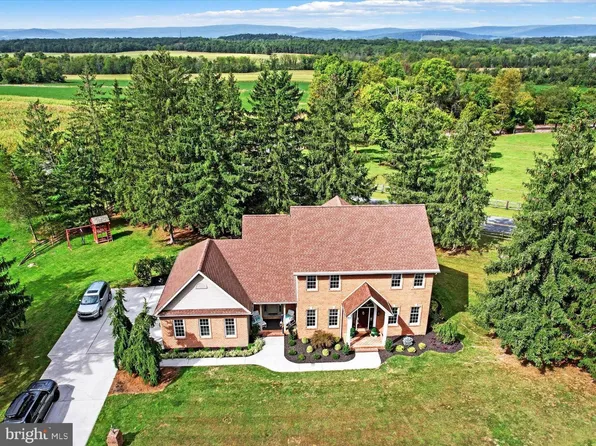 15 Longview Blvd, Gettysburg, PA 17325