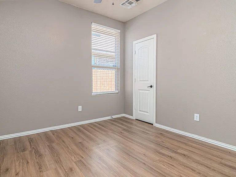 6408 Hall Of Fame Blvd — Photo 17