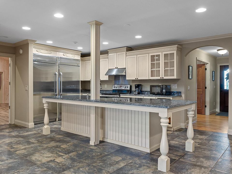 31st image of 1020 Thomas Rd