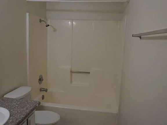 5th image of 520 Olive St APT A