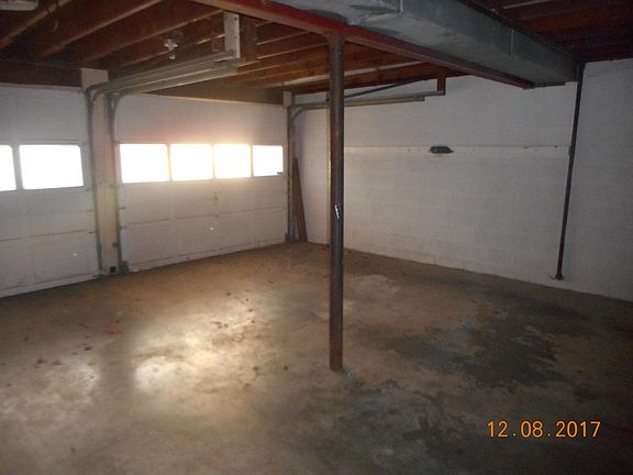 5th image of 272 1/2 S Madison Ave