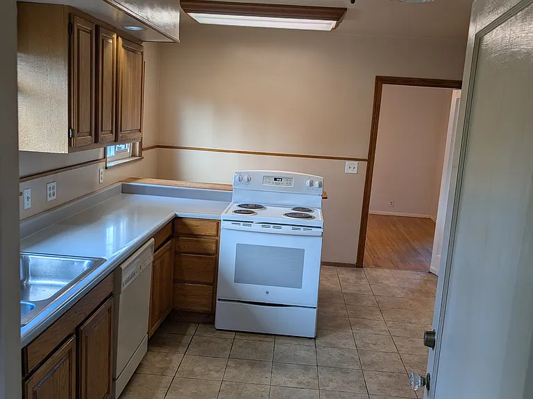 904 East St — Photo 13