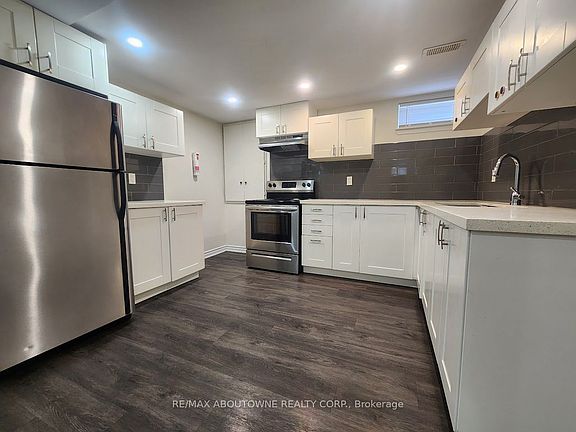 5th image of 18 Greeningdon Dr