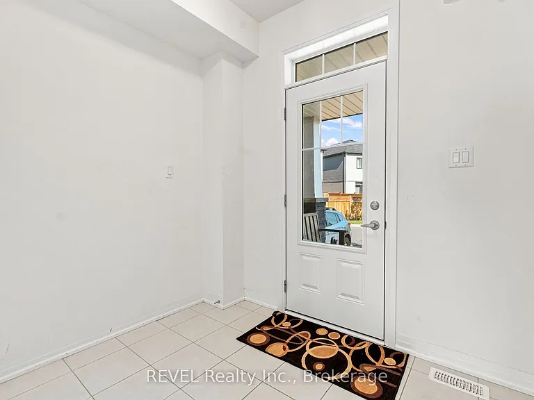 15 Peach St #15 — Photo 4