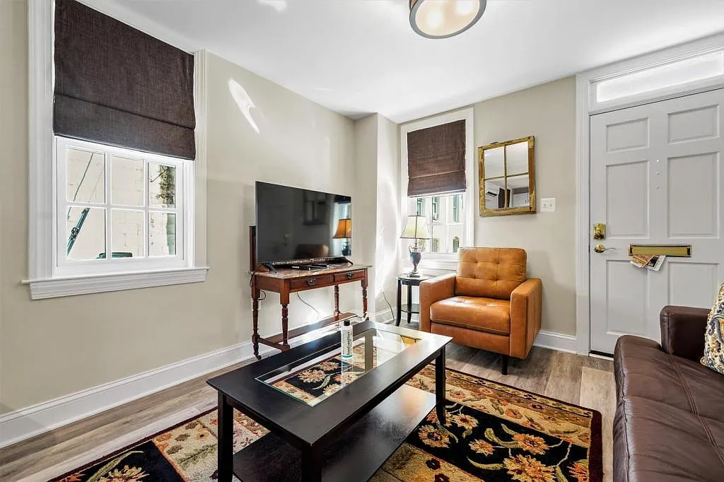 312 Millers Court NE — Photo 3