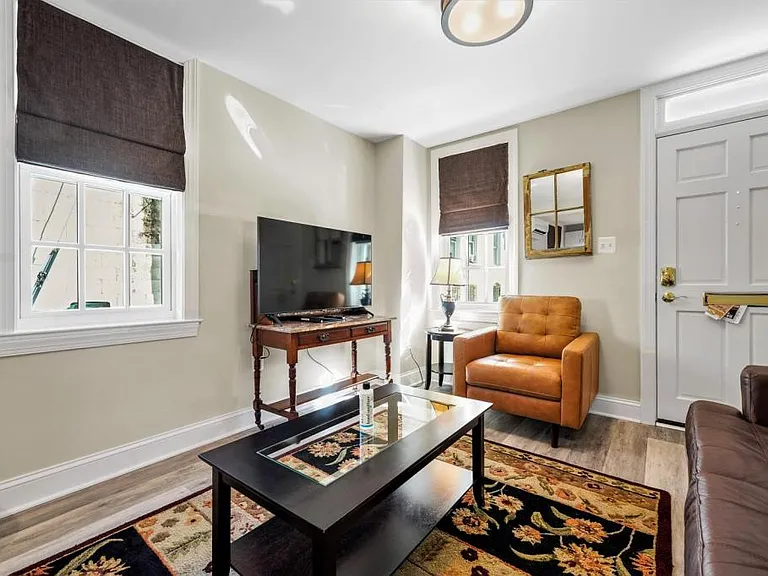 312 Millers Ct NE — Photo 3