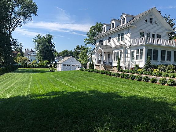 2nd image of 351 Park Ave