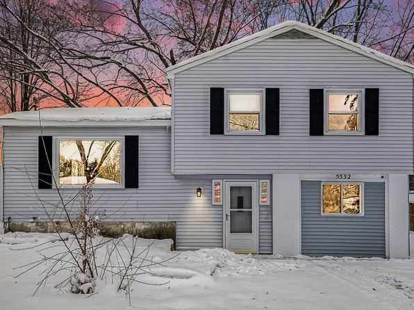 5532 Chatham St, Portage, MI 49002