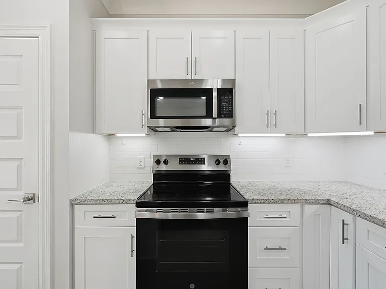699 Woodlawn Ave NW — Photo 11