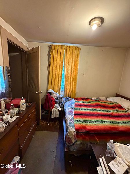 3rd image of 279 Livingston Avenue