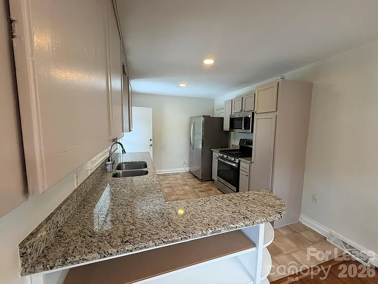 1411 Richland Dr — Photo 12