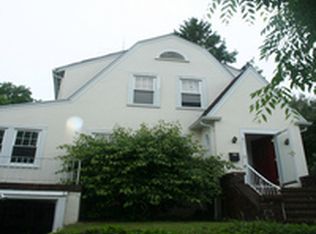 882 Grange Rd, Teaneck, NJ 07666