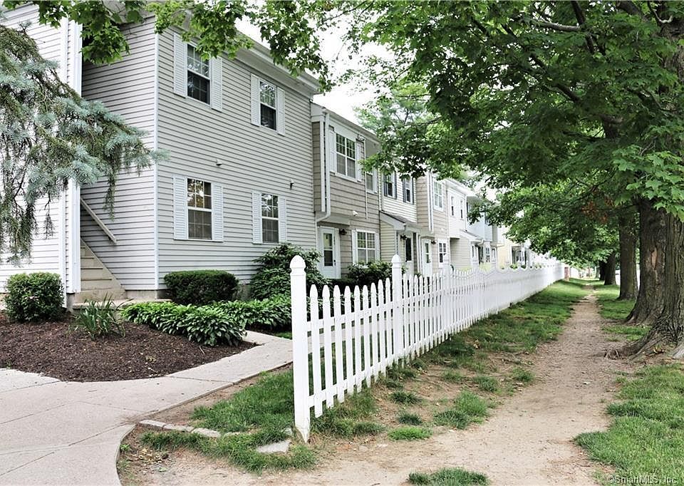1st image of 81 Park Ave #202