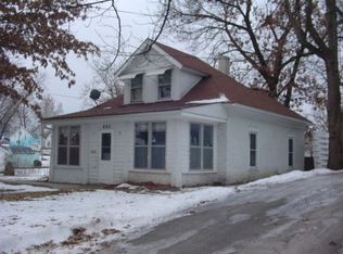402 N 17th St, Marshalltown, IA 50158