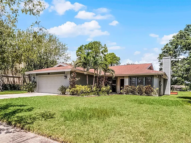 8208 La Serena Dr — Photo 1