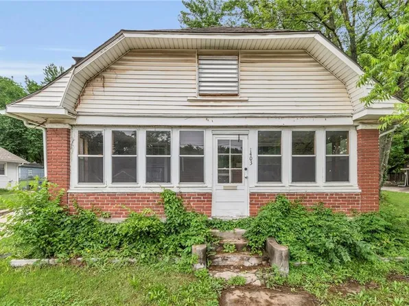 1403 S Sterling Ave, Independence, MO 64052