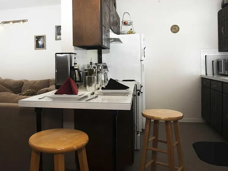 Lee Crest Apartments — Photo 7