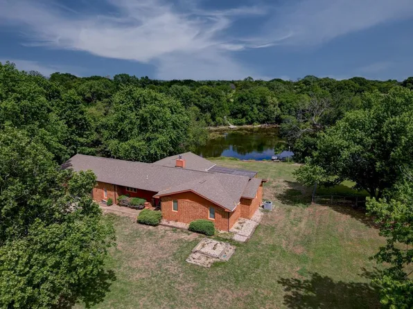4 Lakeridge Dr, Arkansas City, KS 67005