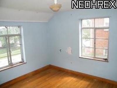 3rd image of 5200 E 114th St