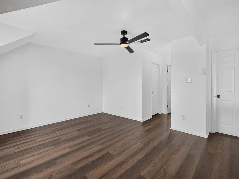 1810 Mesa Oaks Cir — Photo 28