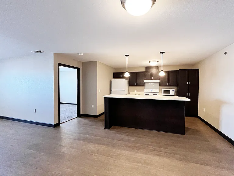 Grand Terrace Apartments — Photo 11