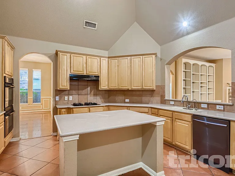 4203 Wildbriar Ln — Photo 6