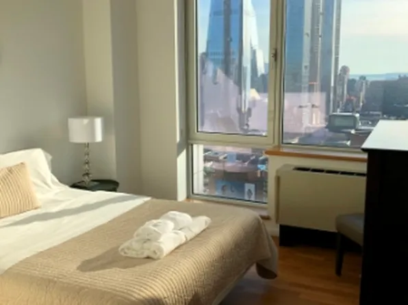 635 West 42nd Street 42E image 3 of 20