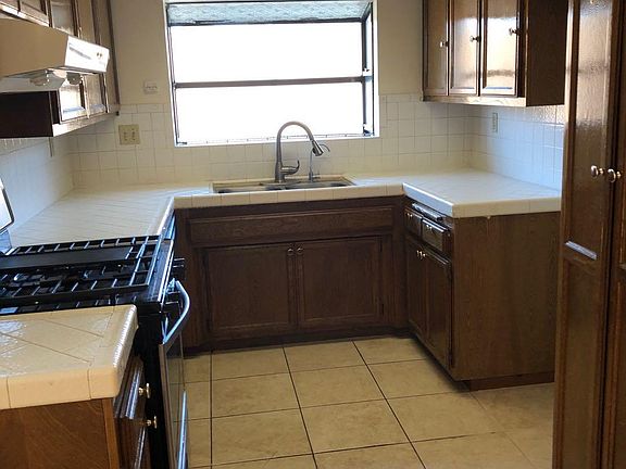 3rd image of 34 N El Molino St
