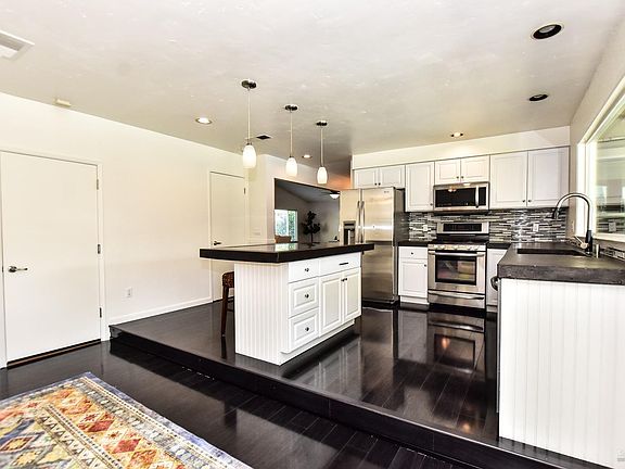 5th image of 850 Palou Street