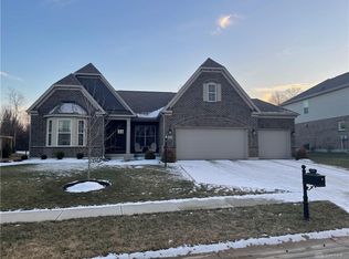 1904 Spindletop Ln, Dayton, OH 45458