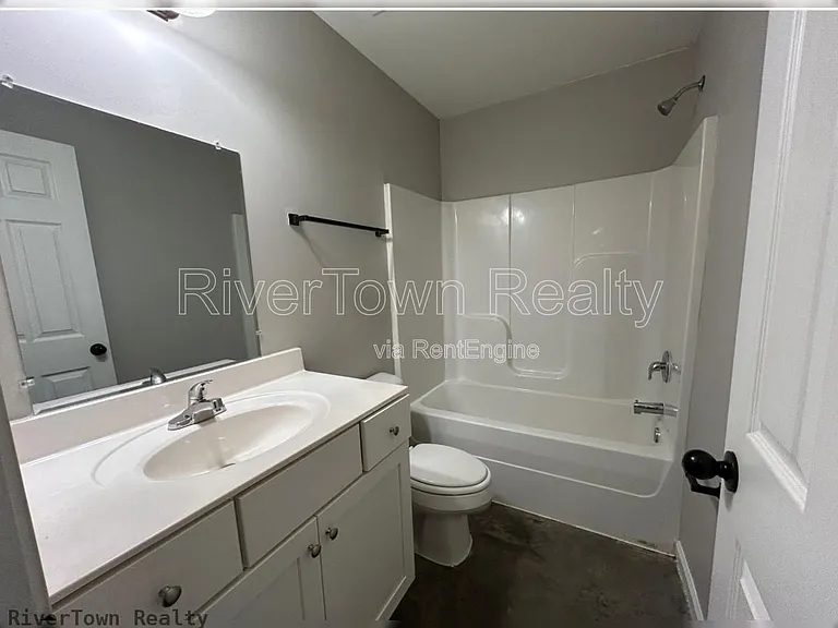 3858 Ajanders Dr — Photo 12