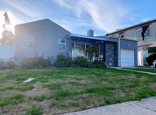 6330 254th St, Little Neck, NY 11362