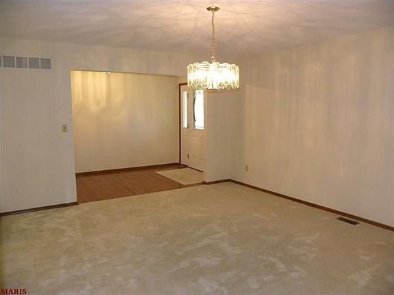 3rd image of 400 Bluff Crest Ct