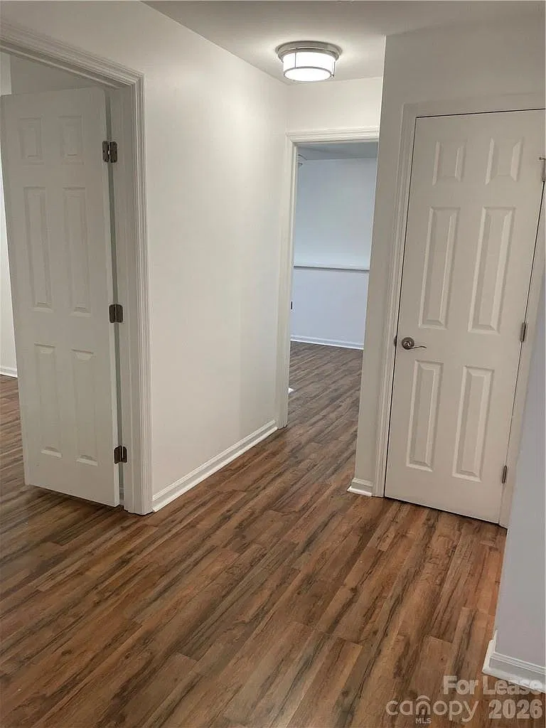 2 bed, 2.0 bath, 1058 sqft, $1,700 — Photo 2