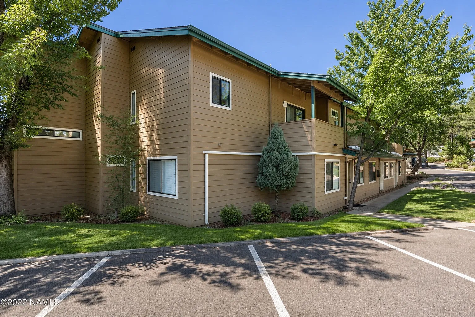 2 bed, 1051 sqft, $2,450 — Photo 1