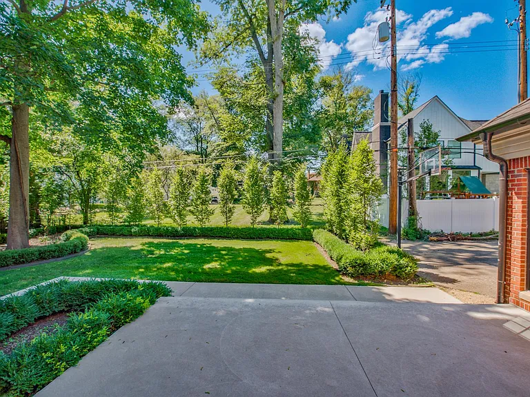 200 Aspen Rd — Photo 6