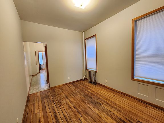 4th image of 32-85 37th St #1R