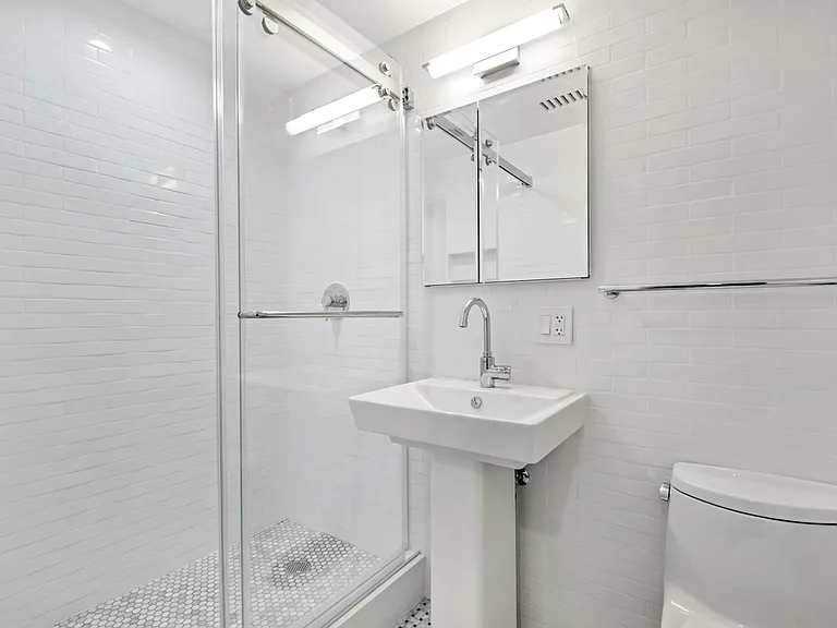 98 Christopher St #4 — Photo 6