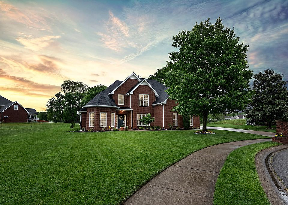 1st image of 835 Woodstock Ct