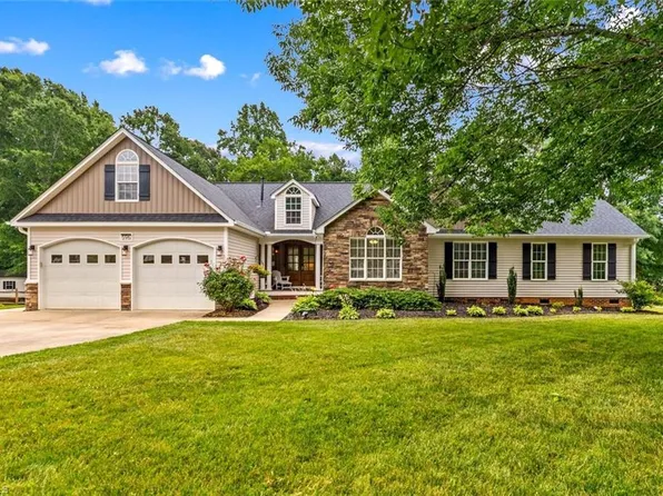 596 Maple Ridge Cir, Salisbury, NC 28147
