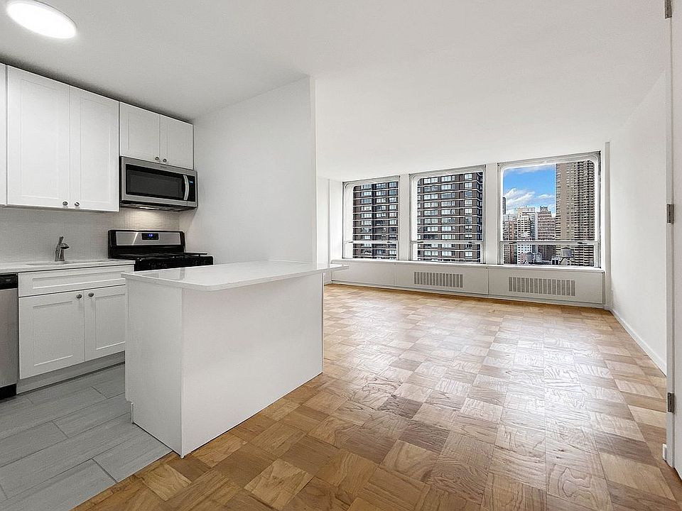 1st image of 300 E 33rd St APT 21F