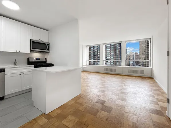 300 E 33rd St APT 21F, New York, NY 10016
