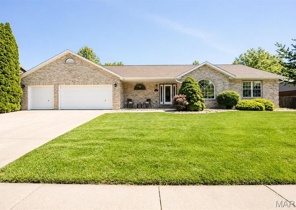 1st image of 128 Callaway Ct
