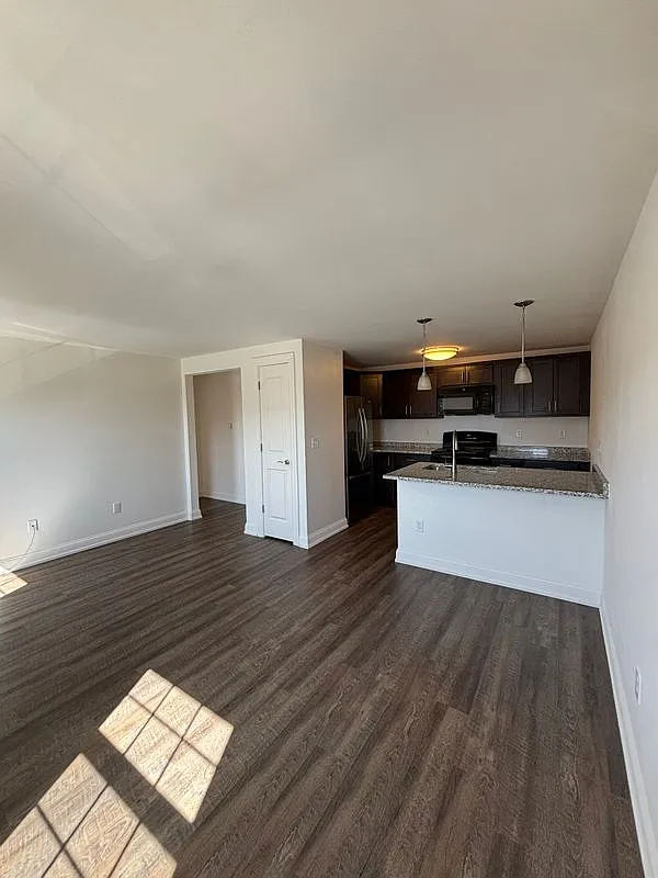 1 bed, 1.0 bath, 560 sqft, $1,415 — Photo 3