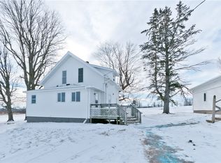 996 13th St, Hillsdale, WI 54733