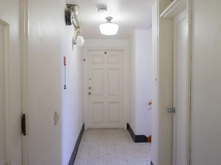 The Interurban Apartments — Photo 8