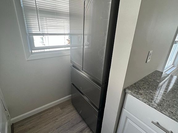 3rd image of 4 Pearl Ave #2