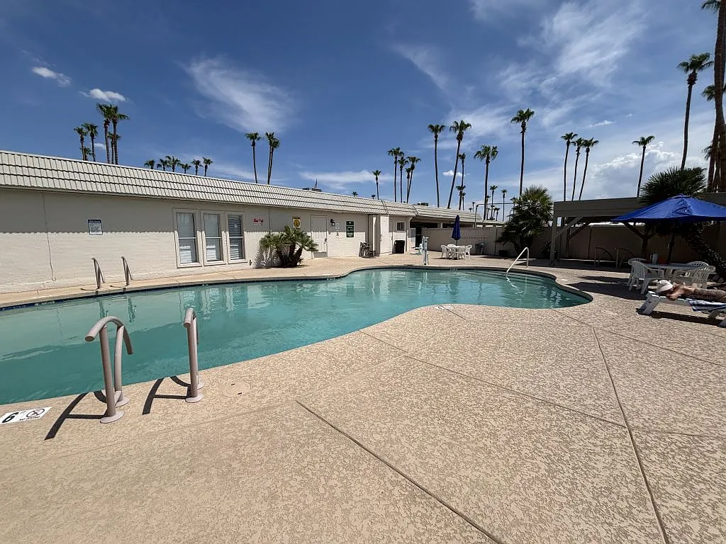 1 bed, 1.0 bath, 792 sqft, $1,178 — Photo 2