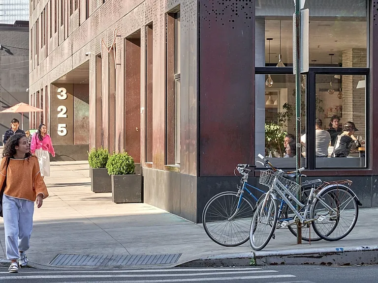 325 Kent Ave #416 — Photo 19